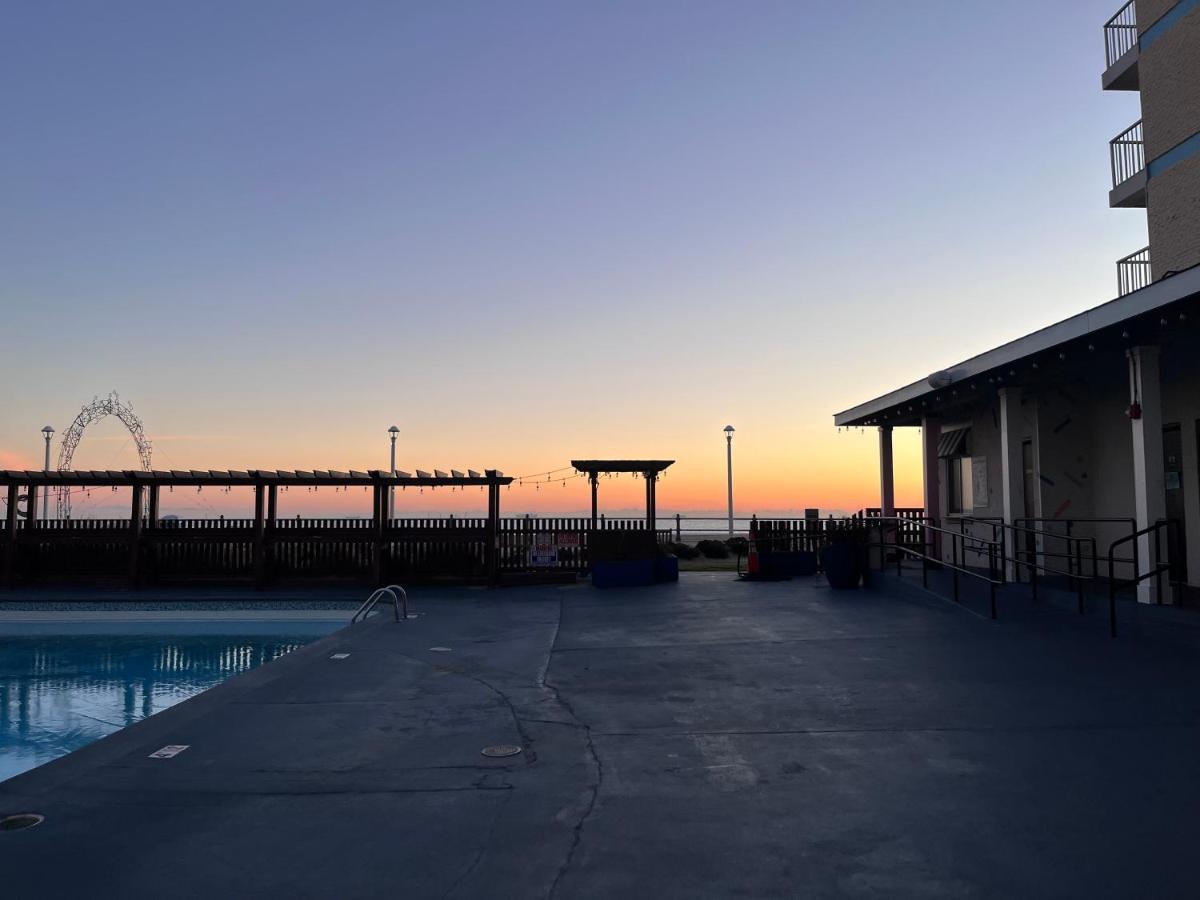 וירג'יניה ביץ' Hotel Boardwalk 705 מראה חיצוני תמונה